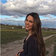 Profesora de lengua y literatura con una enorme paciencia y muy buenas calificaciones durante mi estancia de estudiante